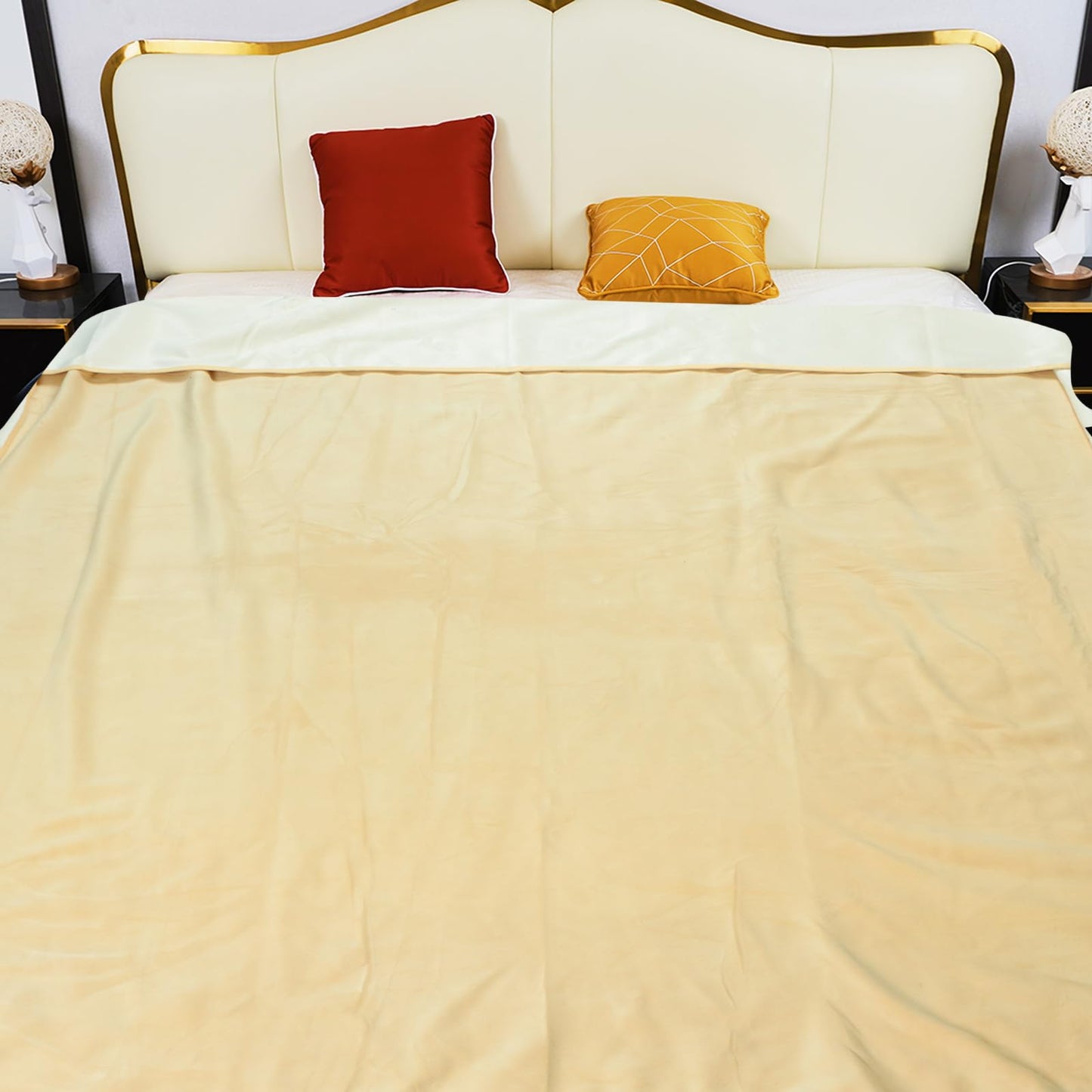 Reversible Waterproof Throw Blanket