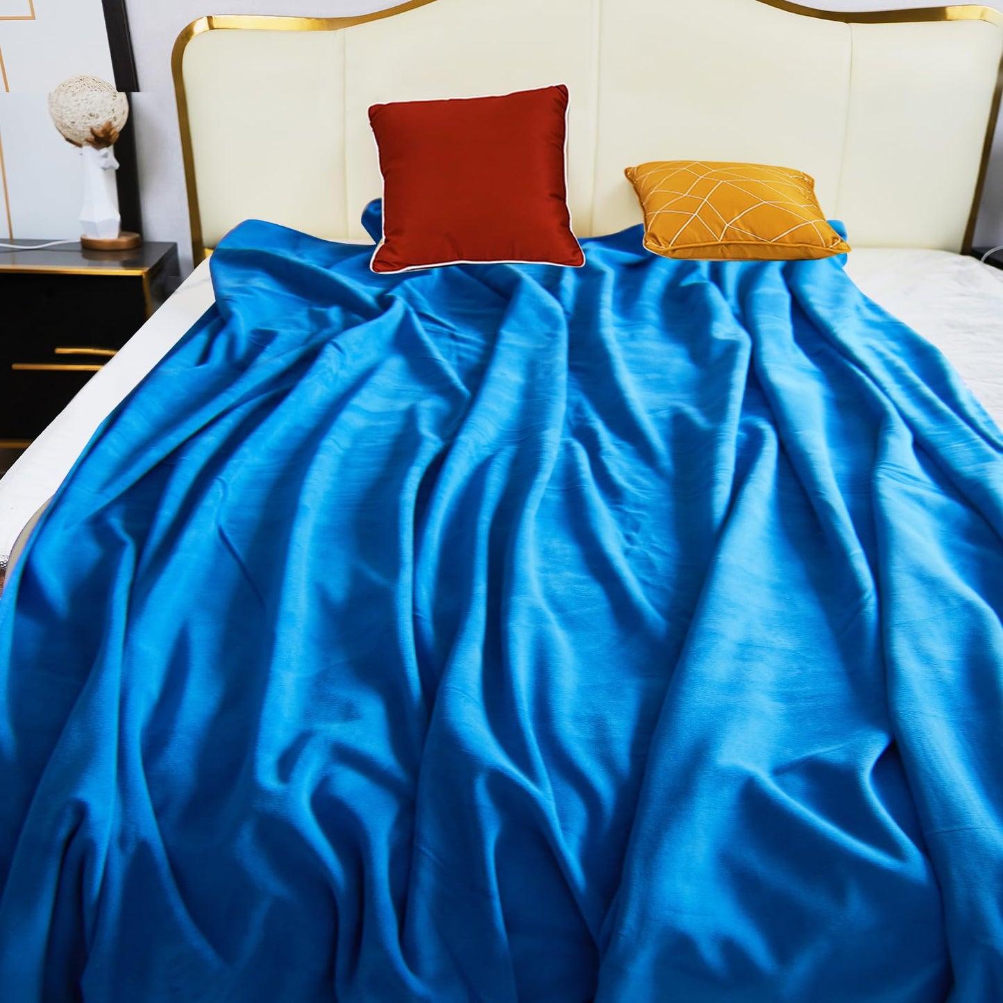Reversible Waterproof Throw Blanket