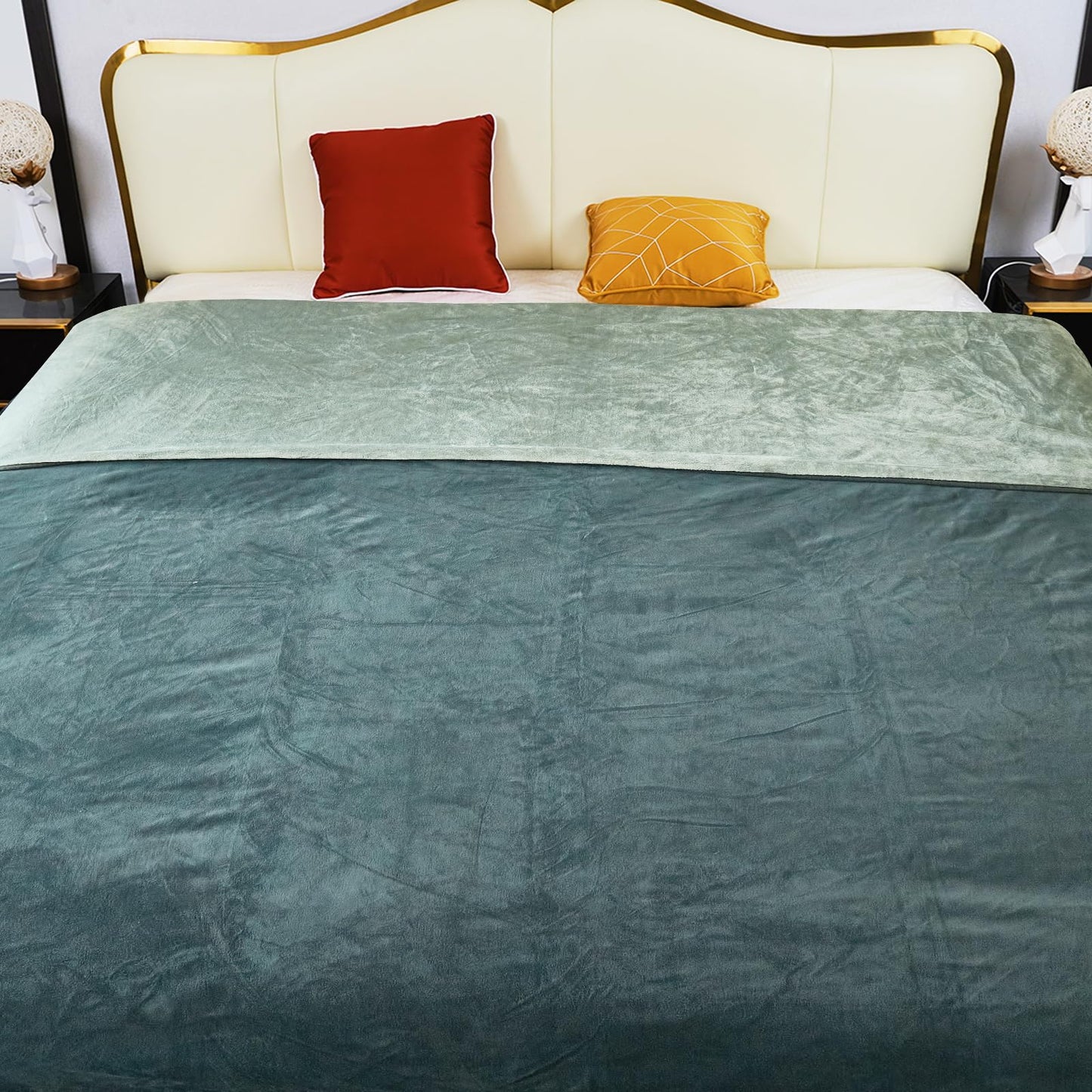 Reversible Waterproof Throw Blanket